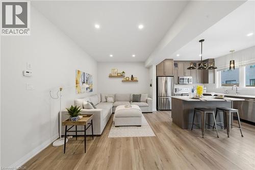 112 Jayla Lane, Smithville, ON - Indoor Photo Showing Kitchen With Upgraded Kitchen