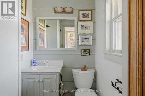 10 Drummond Street E, Kingston (Kingston East (Incl Barret Crt)), ON - Indoor Photo Showing Bathroom