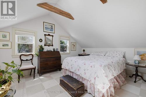 10 Drummond Street E, Kingston (Kingston East (Incl Barret Crt)), ON - Indoor Photo Showing Bedroom