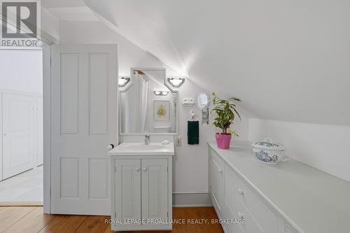 10 Drummond Street E, Kingston (Kingston East (Incl Barret Crt)), ON - Indoor