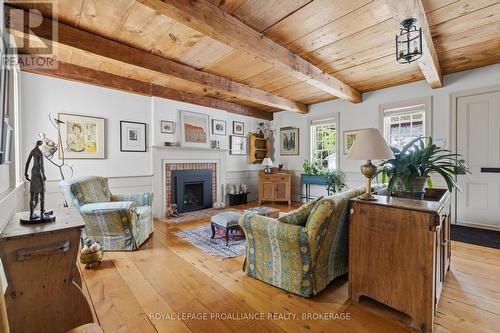 10 Drummond Street E, Kingston (Kingston East (Incl Barret Crt)), ON - Indoor Photo Showing Living Room With Fireplace