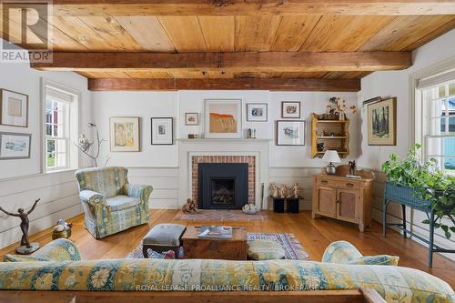 10 Drummond Street E, Kingston (Kingston East (Incl Barret Crt)), ON - Indoor Photo Showing Living Room With Fireplace