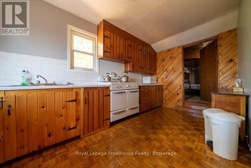 258 Skootamatta Lake, Addington Highlands (Addington Highlands), ON - Indoor Photo Showing Kitchen
