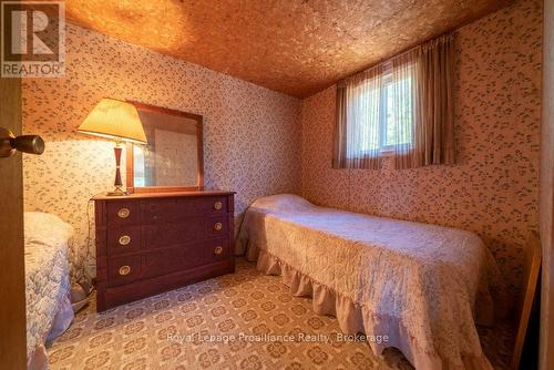 258 Skootamatta Lake, Addington Highlands (Addington Highlands), ON - Indoor Photo Showing Bedroom