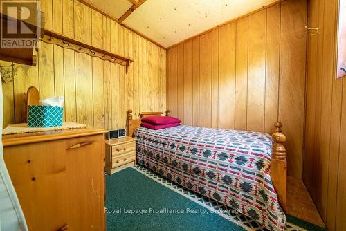 258 Skootamatta Lake, Addington Highlands (Addington Highlands), ON - Indoor Photo Showing Bedroom