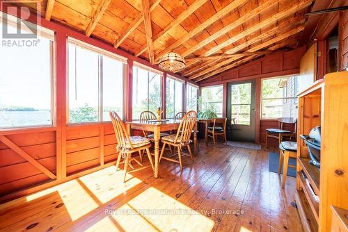 258 Skootamatta Lake, Addington Highlands (Addington Highlands), ON - Indoor Photo Showing Dining Room