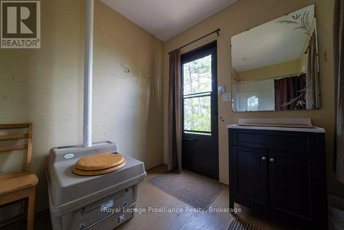 258 Skootamatta Lake, Addington Highlands (Addington Highlands), ON - Indoor Photo Showing Other Room