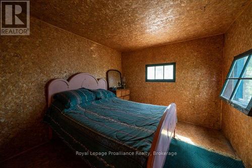 258 Skootamatta Lake, Addington Highlands (Addington Highlands), ON - Indoor Photo Showing Bedroom