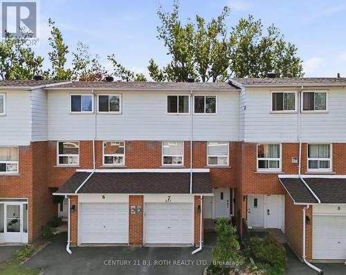 7 - 237 STEEL STREET  Barrie, ON L4M 2H1