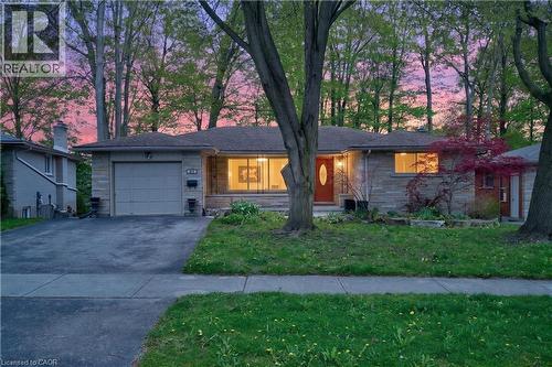 217 PINEGROVE Crescent  Waterloo, ON N2L 4V2