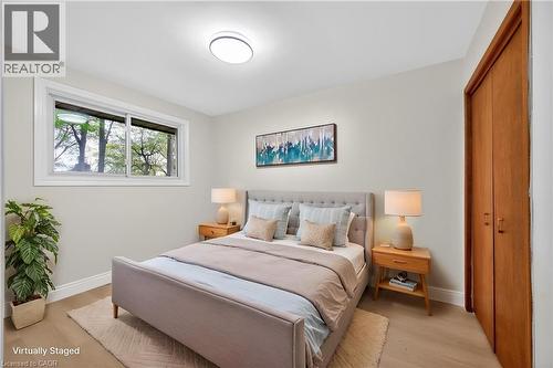 217 Pinegrove Crescent, Waterloo, ON - Indoor Photo Showing Bedroom