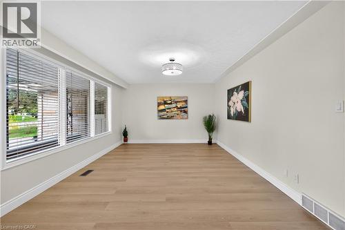 217 Pinegrove Crescent, Waterloo, ON - Indoor Photo Showing Other Room