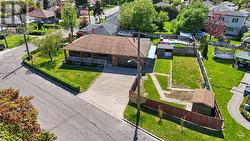 2 REDFERN AVENUE Toronto, ON M3M 1L3
