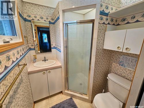 720 Whyte Avenue, Swift Current, SK - Indoor Photo Showing Bathroom