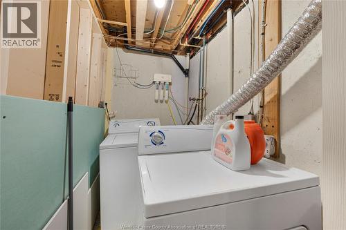 6384 Thornberry Crescent, Windsor, ON - Indoor Photo Showing Laundry Room
