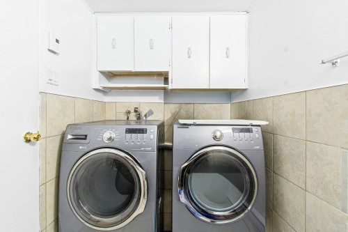 Powder room - 78 Rue Trillium, Dollard-Des-Ormeaux, QC - Indoor Photo Showing Laundry Room