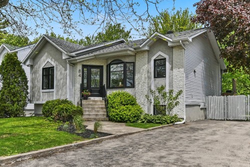 84 Rue Sarah-Garth  Blainville, QC J7C 4T7