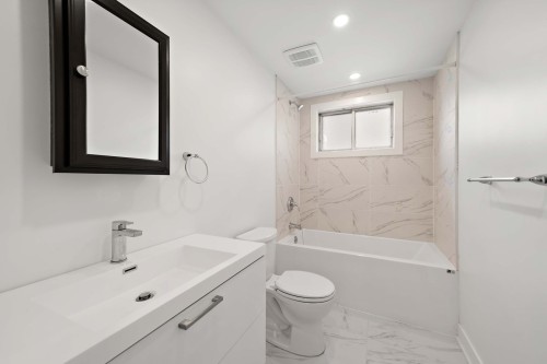 Bathroom - 12282 Boul. De La Rivière-Des-Prairies, Montréal (Rivière-Des-Prairies/Pointe-Aux-Trembles), QC - Indoor Photo Showing Bathroom