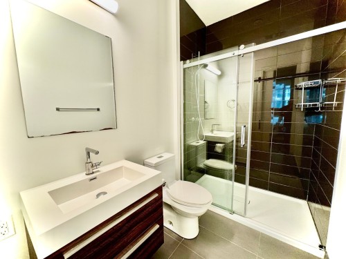 Salle de bains attenante à la CCP - 507-1155 Rue De La Montagne, Montréal (Ville-Marie), QC - Indoor Photo Showing Bathroom