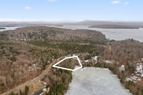Bord de l'eau - Ch. Des Boisée, Lac-Des-Écorces, QC 