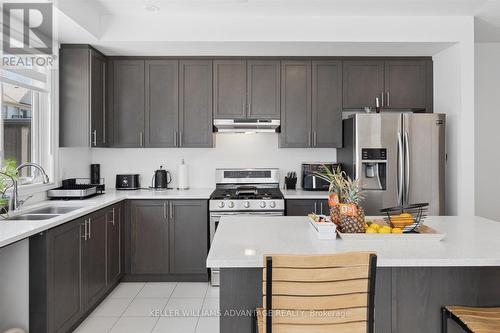 111746 Tenth Line, Whitchurch-Stouffville, ON - Indoor Photo Showing Kitchen With Double Sink