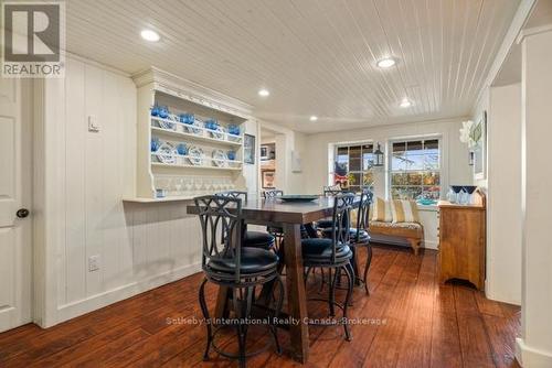 5 - 1028 Oak Street, Muskoka Lakes (Medora), ON - Indoor Photo Showing Dining Room