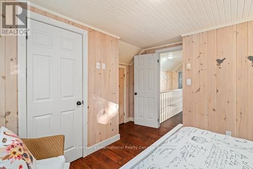 5 - 1028 Oak Street, Muskoka Lakes (Medora), ON - Indoor Photo Showing Bedroom