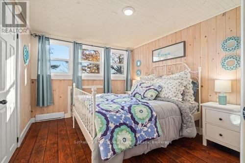 5 - 1028 Oak Street, Muskoka Lakes (Medora), ON - Indoor Photo Showing Bedroom
