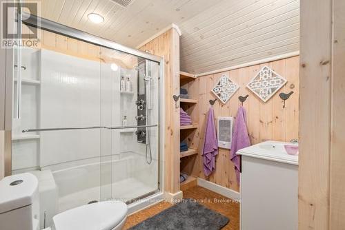 5 - 1028 Oak Street, Muskoka Lakes (Medora), ON - Indoor Photo Showing Bathroom