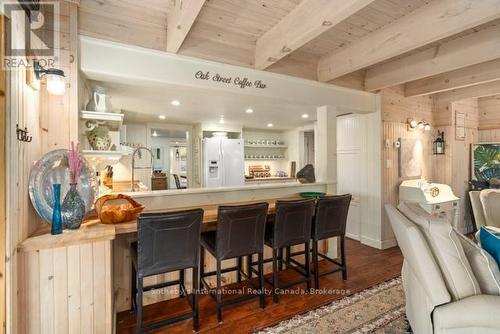 5 - 1028 Oak Street, Muskoka Lakes (Medora), ON - Indoor Photo Showing Dining Room