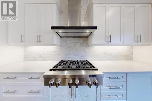 41 Torrey Pines Road, Vaughan, ON - Indoor Photo Showing Kitchen With Upgraded Kitchen