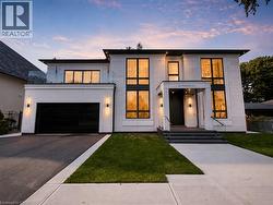 61 FLORESTA Court Hamilton, ON L9G 1R6