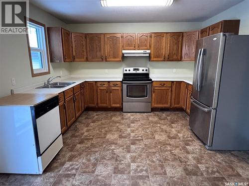 185 Vickers Crescent, Air Ronge, SK - Indoor Photo Showing Kitchen With Stainless Steel Kitchen With Double Sink