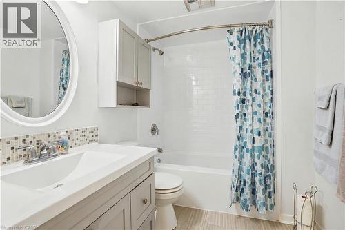 23 Main Street Unit# 404, Dundas, ON - Indoor Photo Showing Bathroom