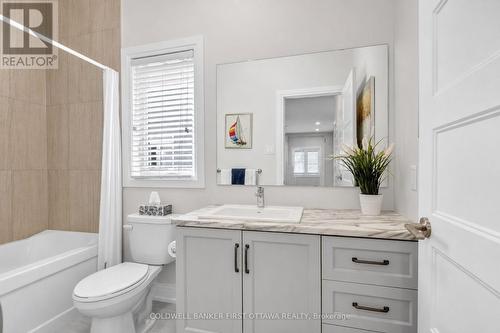 124 Lyon Street, Russell, ON - Indoor Photo Showing Bathroom