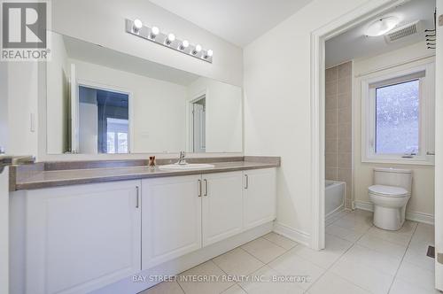 41 Kenneth Rogers Crescent, East Gwillimbury, ON 