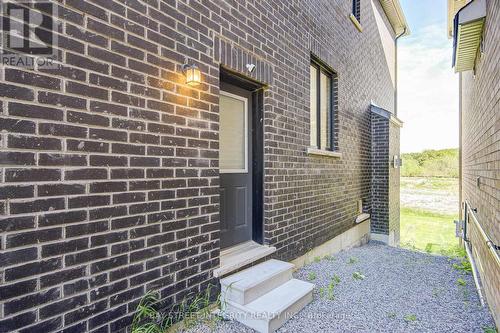 41 Kenneth Rogers Crescent, East Gwillimbury, ON 