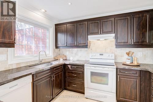 1179 Treetop Terrace, Oakville, ON - Indoor Photo Showing Kitchen