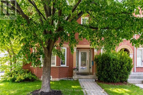 1179 Treetop Terrace, Oakville, ON - Outdoor