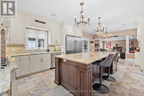 1453 Notre Dame Street, Russell, ON - Indoor Photo Showing Kitchen With Upgraded Kitchen