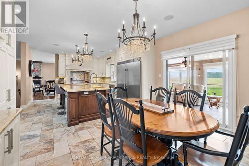 1453 Notre Dame Street, Russell, ON - Indoor Photo Showing Dining Room