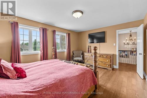 1453 Notre Dame Street, Russell, ON - Indoor Photo Showing Bedroom
