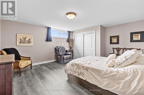 1453 Notre Dame Street, Russell, ON - Indoor Photo Showing Bedroom