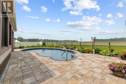 1453 Notre Dame Street, Russell, ON - Outdoor With In Ground Pool
