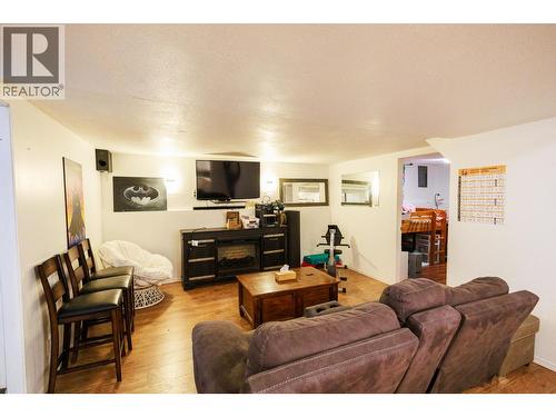 4523 Graham Avenue, Terrace, BC - Indoor Photo Showing Living Room