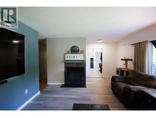 4523 Graham Avenue, Terrace, BC - Indoor Photo Showing Living Room