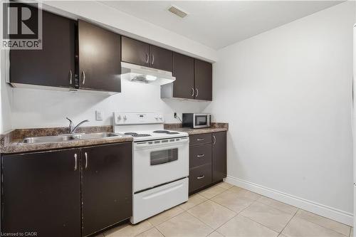 177 Watson Road N, Guelph, ON - Indoor Photo Showing Kitchen With Double Sink