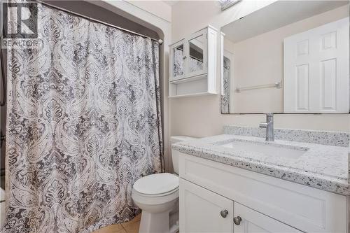 177 Watson Road N, Guelph, ON - Indoor Photo Showing Bathroom