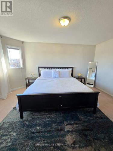 29 Nicholson Drive, Barrie, ON - Indoor Photo Showing Bedroom