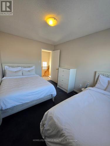 29 Nicholson Drive, Barrie, ON - Indoor Photo Showing Bedroom